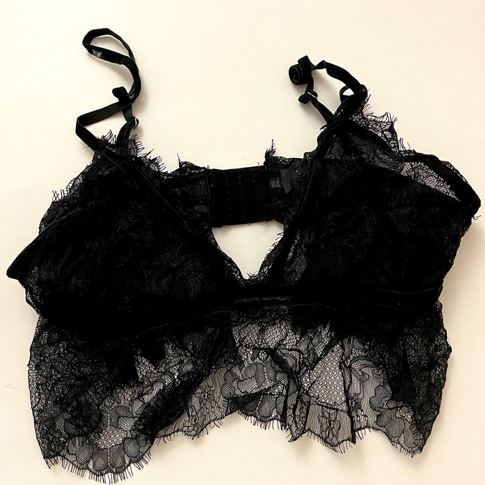 LACE BRA TOP